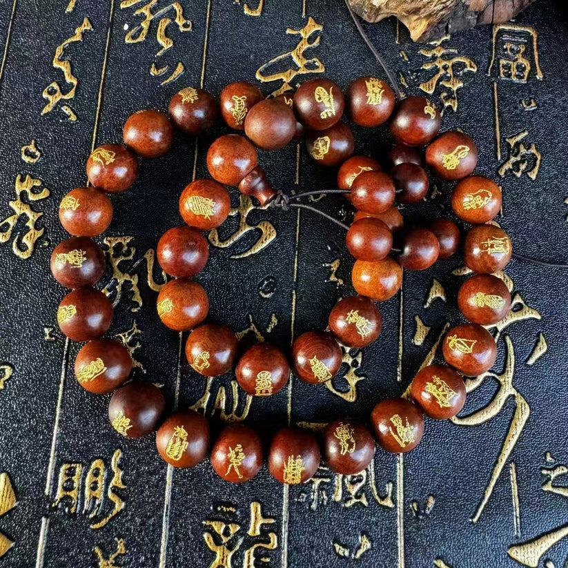 Cordón de madera de azufaifo con 36 Comandantes del Departamento del Trueno dorados: Calman la mente, alejan el mal y garantizan la paz y la seguridad