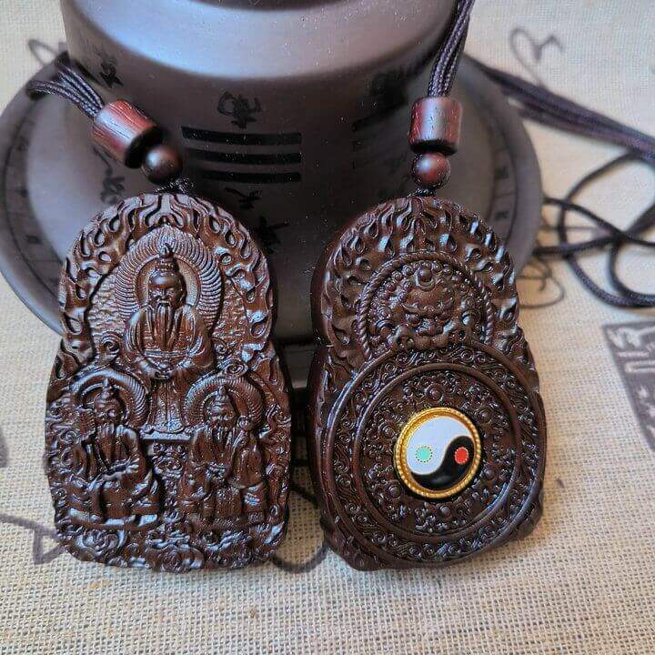 Colgante Bagua Rotativo de Tres Puros de Madera de Jujuba Golpeado por Trueno Infundido con Jade Taoísta