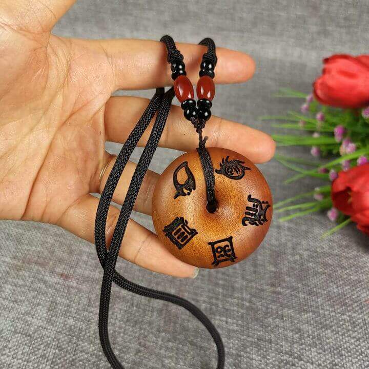 Colgante de madera de azufaifo de las Cinco Montañas Sagradas, Forma Verdadera, Cierre de Paz